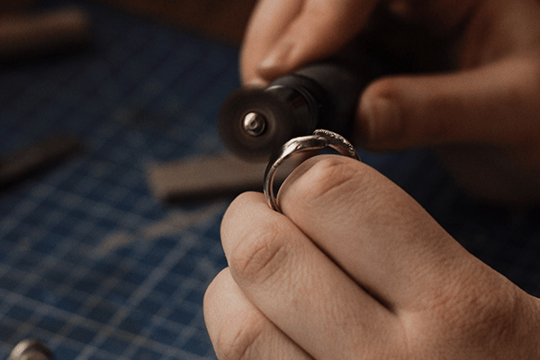 Schmuck Reinigung Juwelier Ziad München Goldreinigung Goldschmuck Eherring Juwelier